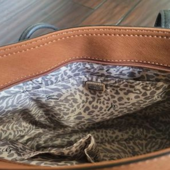 Guess Tote Purse - Picture 4 of 9